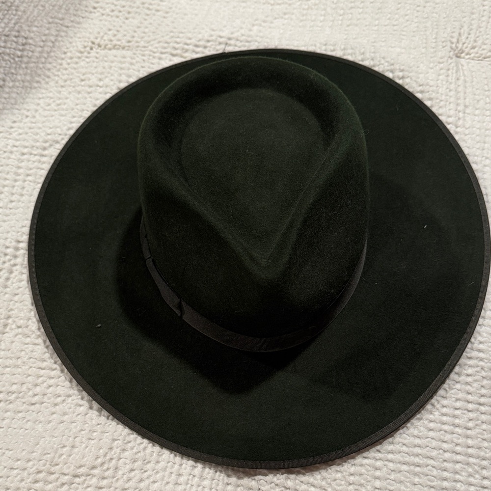 Lack of color green hat
